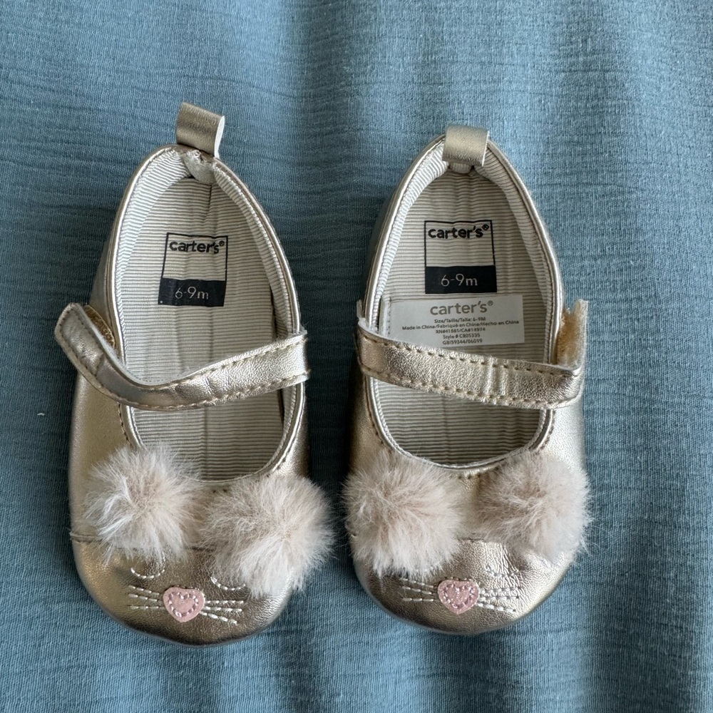 🛎️ Clearance Carter’s Baby Bunny Shoes Size 6-9 Months